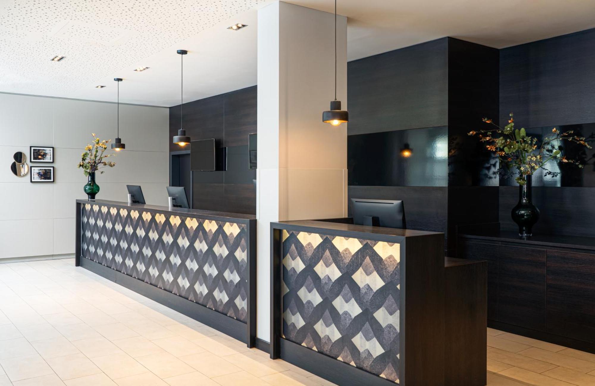 Hotel Star Premium Hauptbahnhof 4*